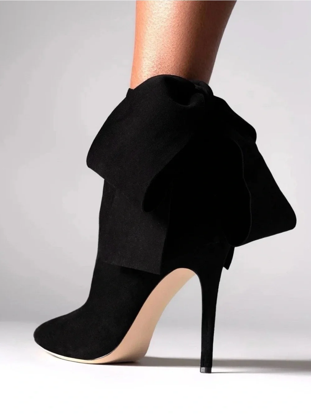 Aminah Abdul Jillil elegant black